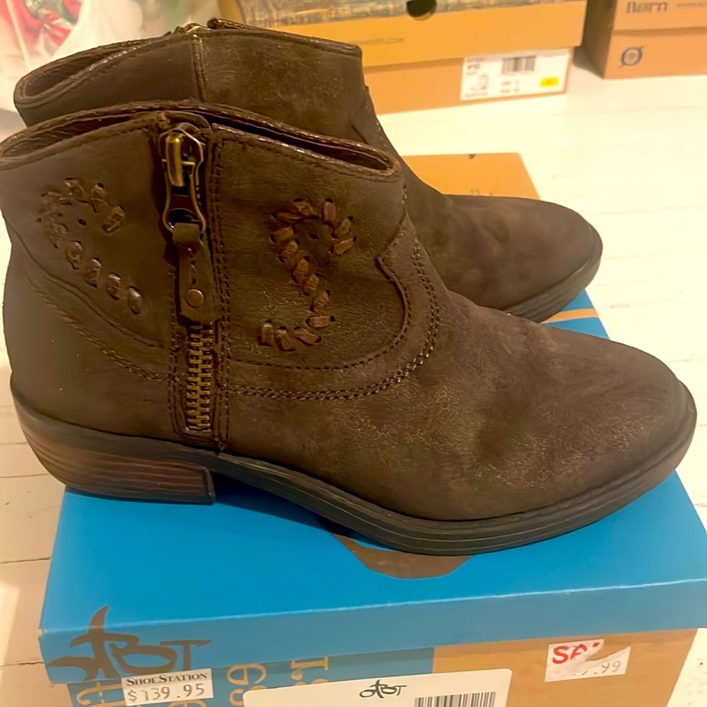 OTBT Trek Mocha Ankle Boots